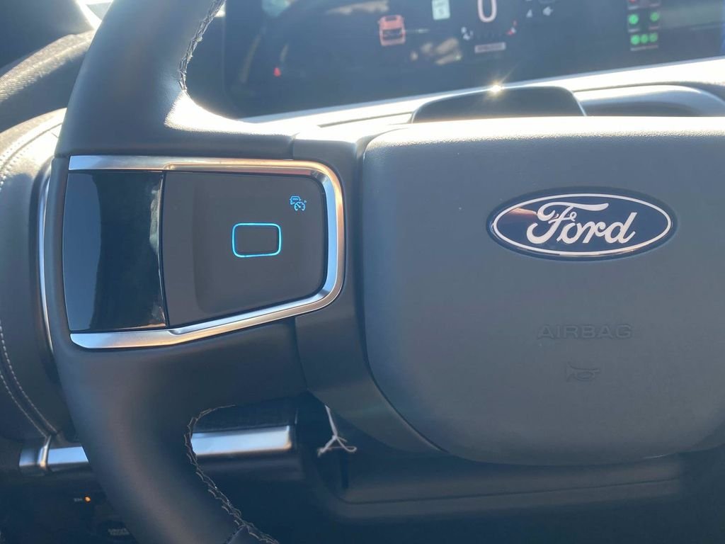 New 2027 Star White Metallic Tri-Coat Ford Platinum image 20