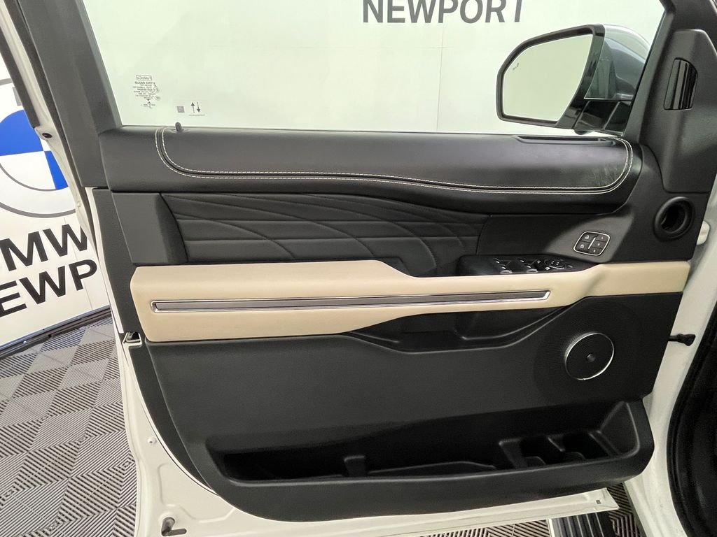Used 2022 White Ford Platinum image 30