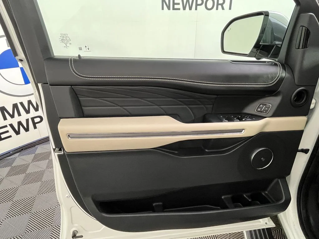 Used 2022 White Ford Platinum image 30