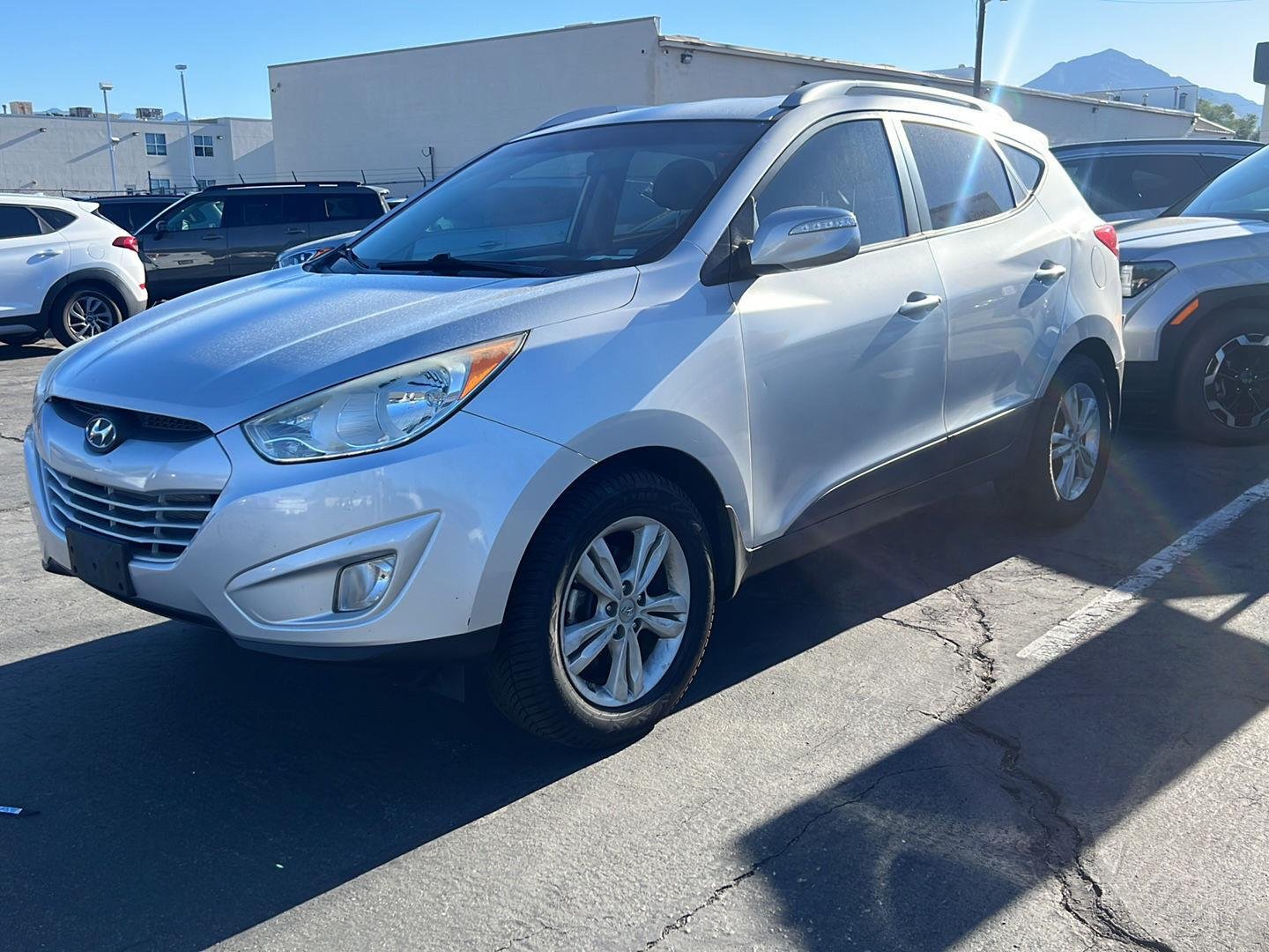 Used 2013 Diamond Silver Hyundai GLS image 1