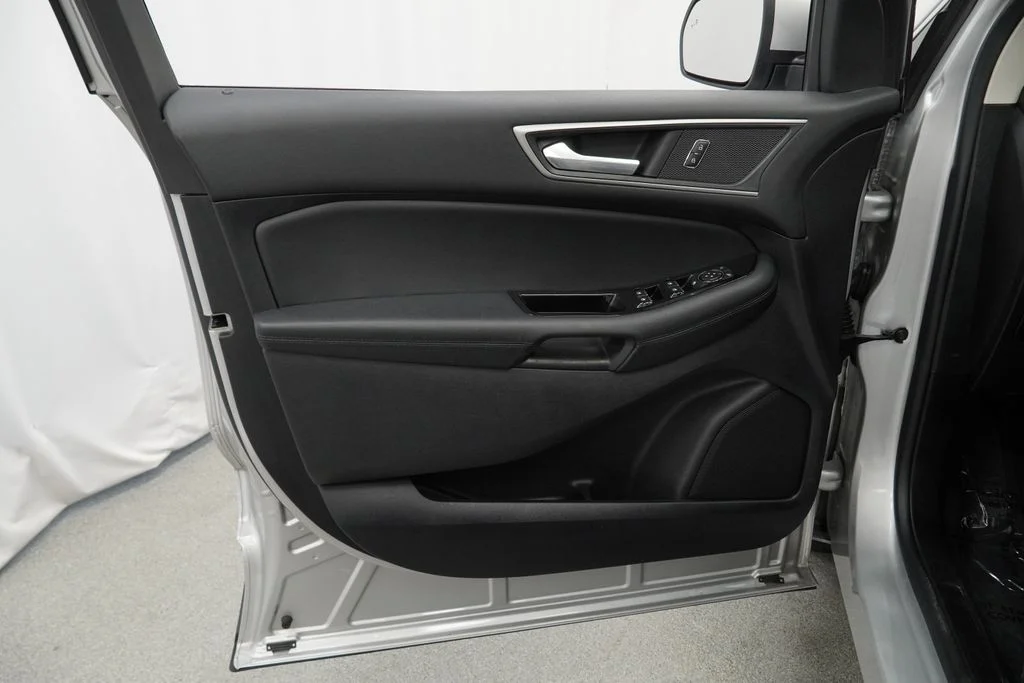 Used 2019 Silver Ford SEL image 42
