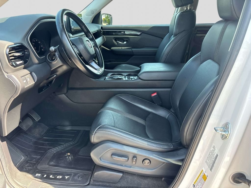 Used 2023 White Honda EX-L image 9