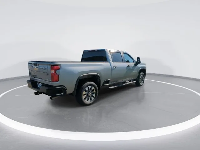 Used 2025 Gray Chevrolet Custom image 8