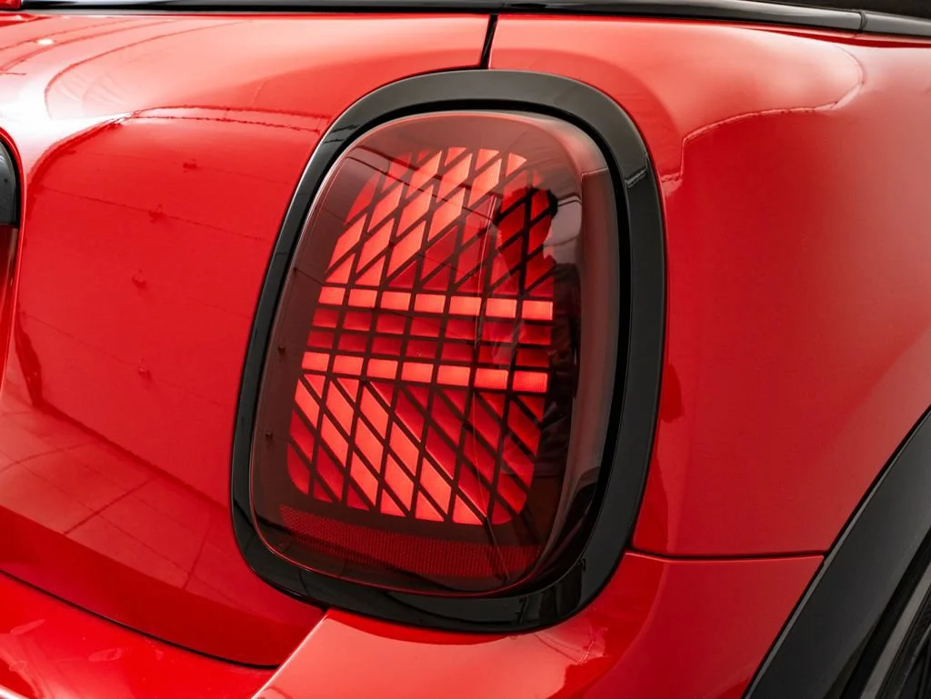 New 2026 Chili Red MINI Iconic image 10