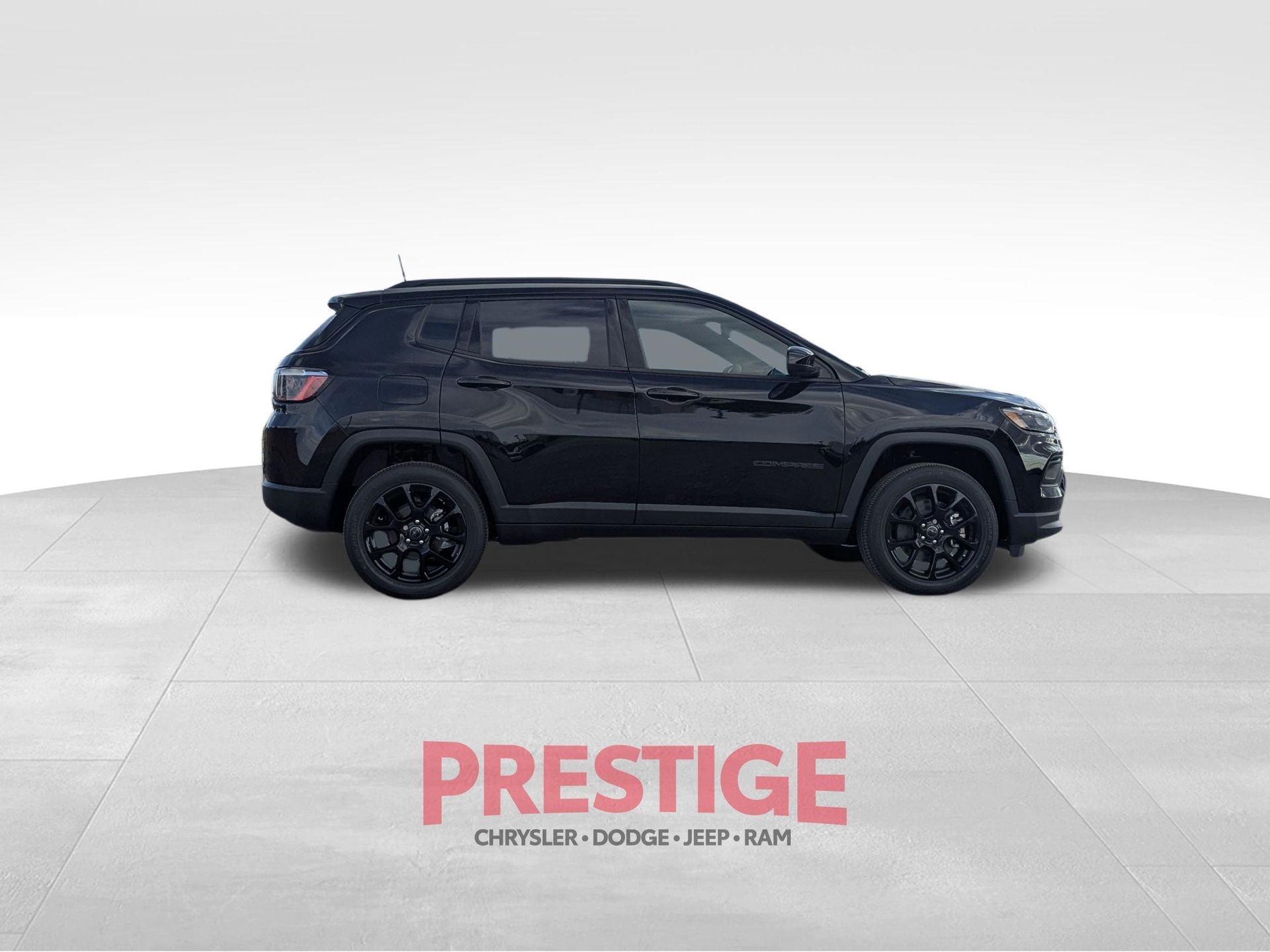New 2026 Diamond Black Crystal Pearl-Coat Exterior Paint Jeep Latitude image 4