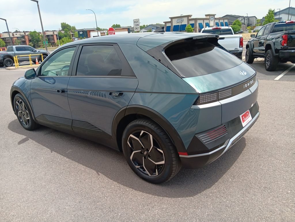 Used 2024 Digital Teal Hyundai SEL image 3