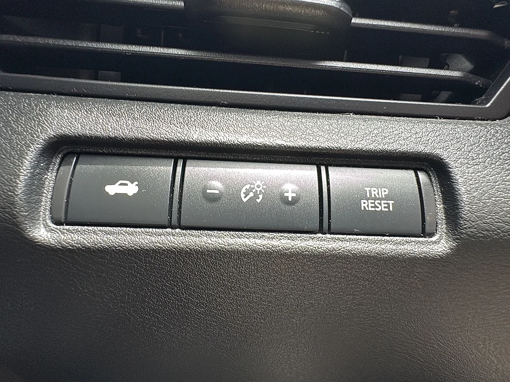 Used 2024 WHITE Nissan  image 25