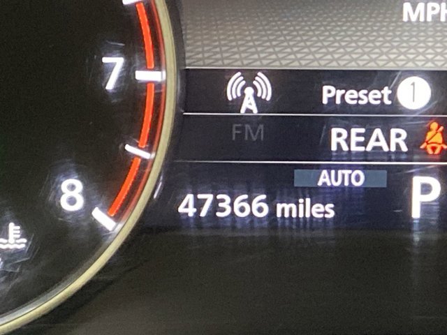 Used 2021 Pearl White Tricoat Nissan SL image 12