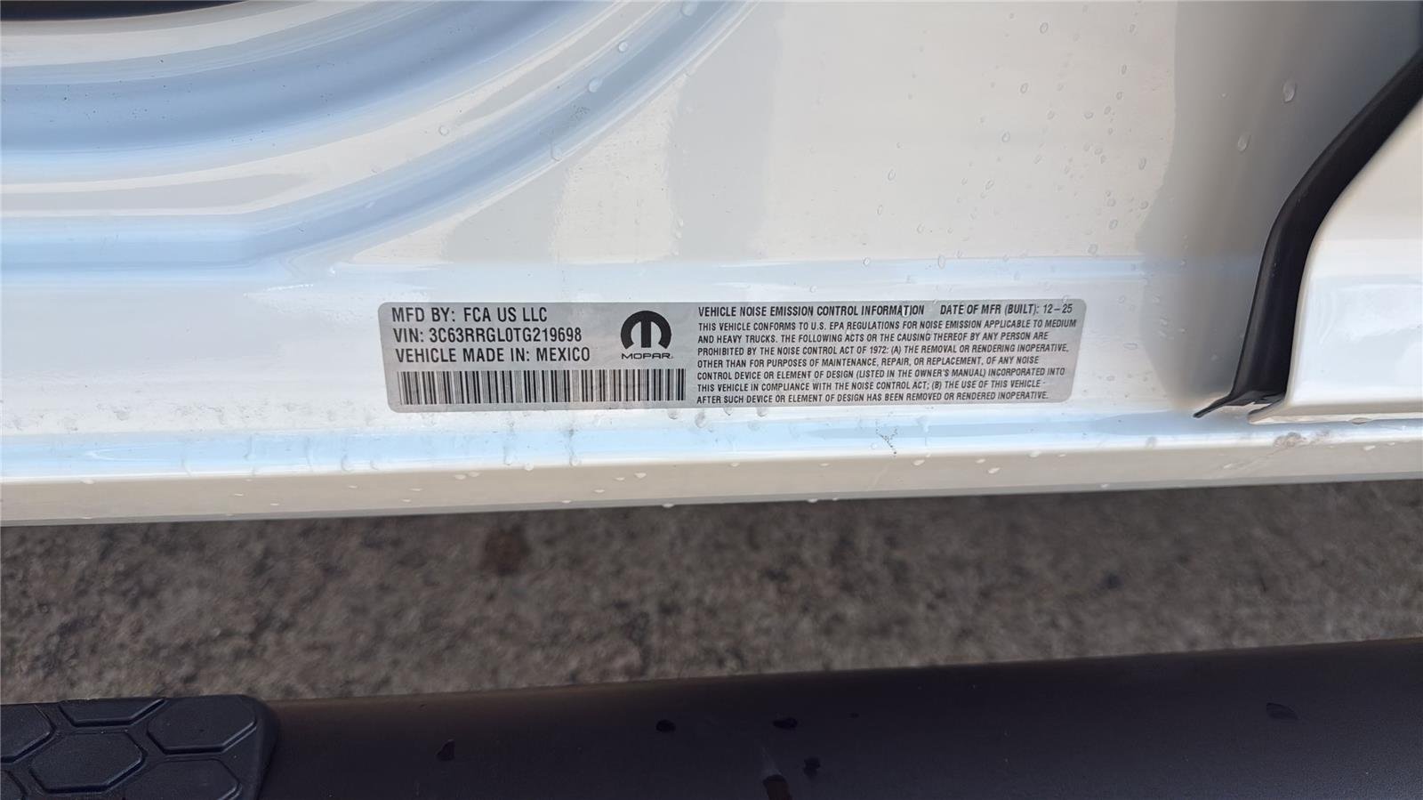 New 2026 Bright White Clear-Coat Exterior Paint RAM Tradesman image 27