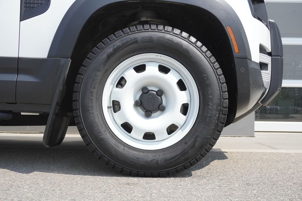 Used 2023 White Land Rover S image 33