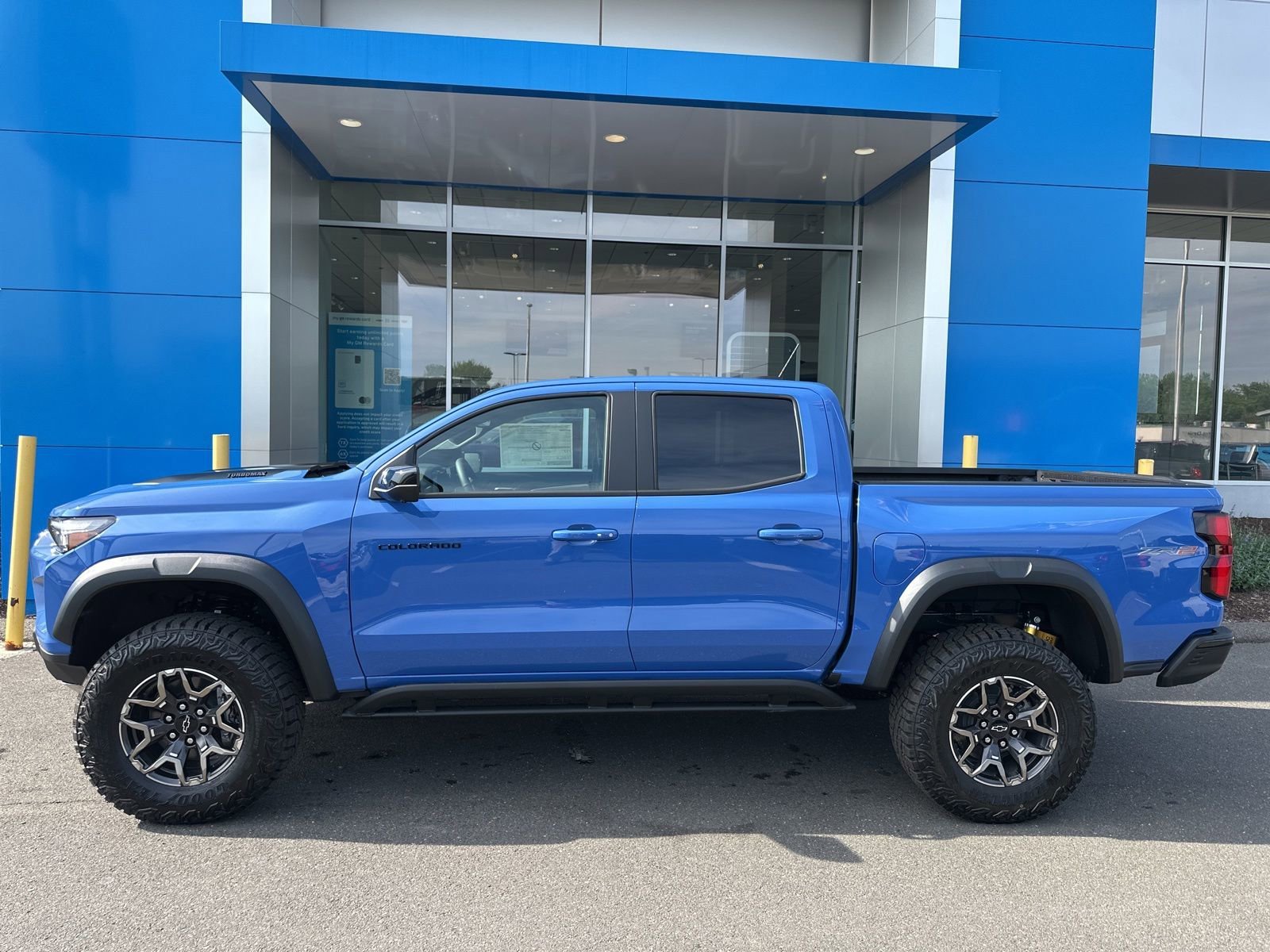 2026 Chevrolet Colorado ZR2 - Photo 8