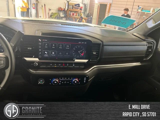 2024 GMC Sierra 1500 SLT - Photo 27