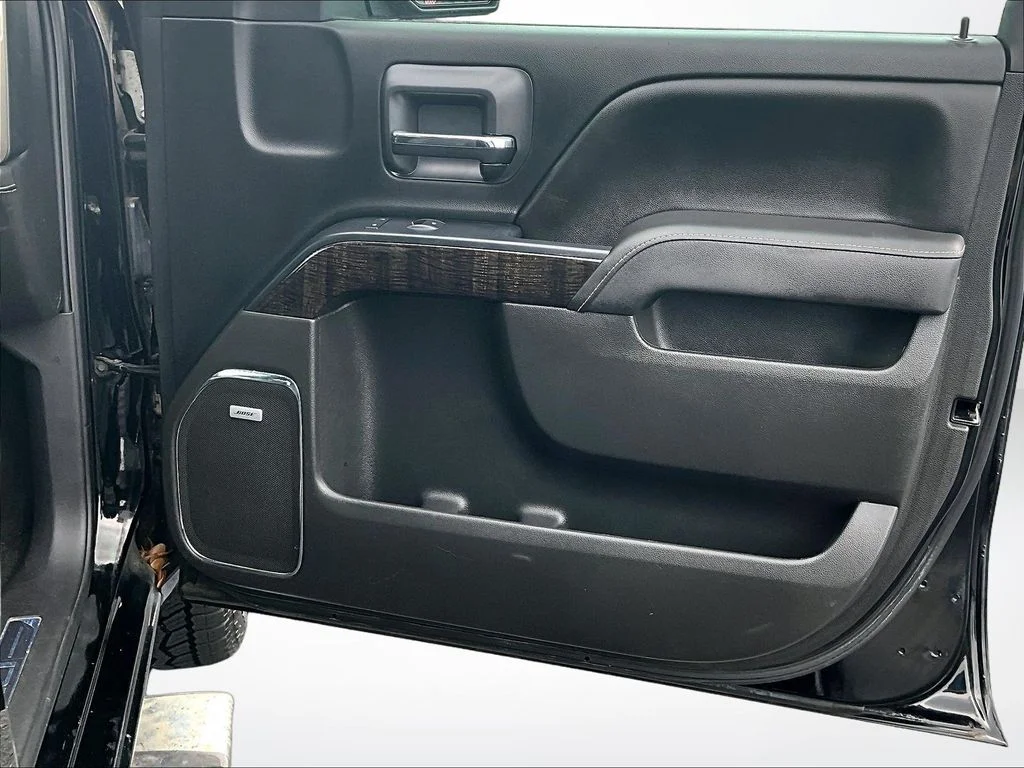 Used 2015 Black GMC Denali image 25