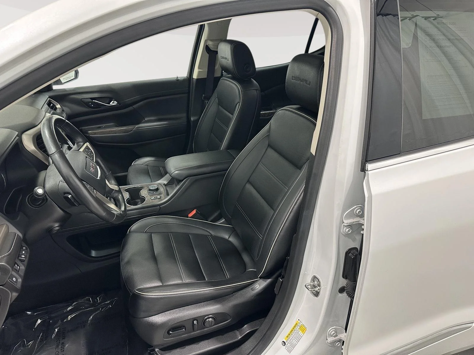 Used 2021 WHITE FROST TRICOAT GMC Denali image 19