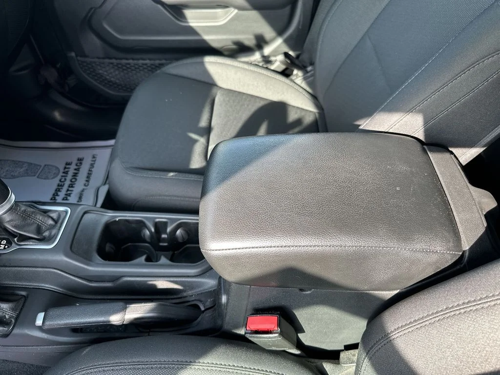 Used 2022 Black Jeep Altitude image 27