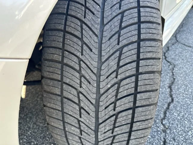 Used 2018 White Subaru  image 11