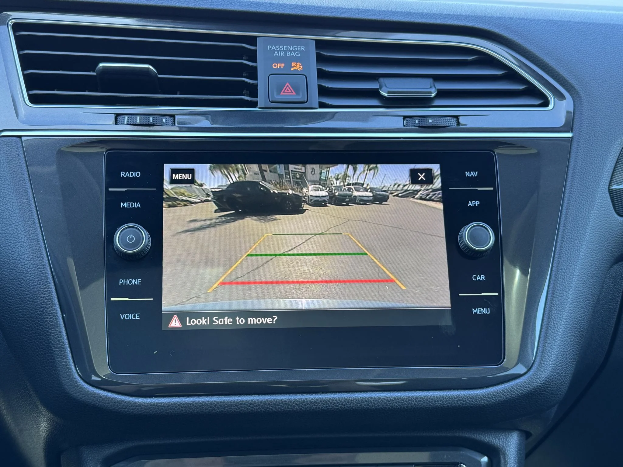 Used 2019 Stone Blue Metallic Volkswagen SEL Premium image 23