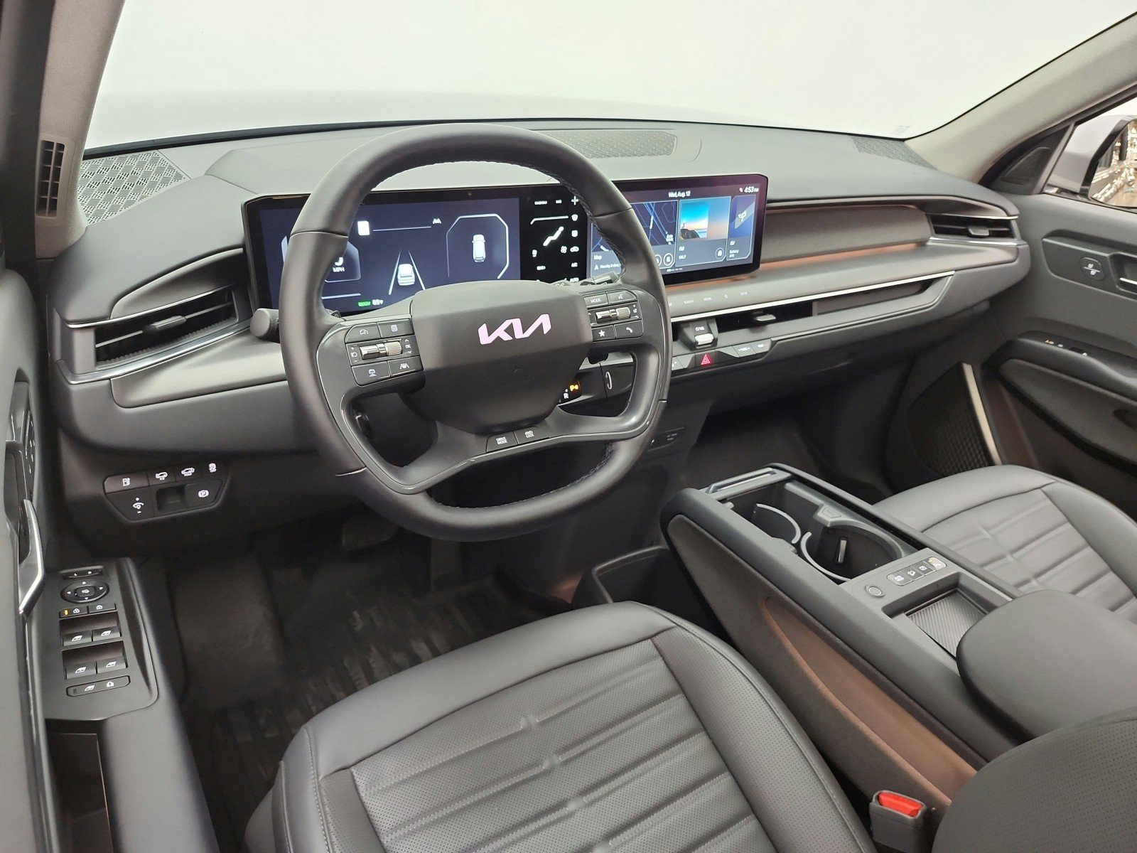 Used 2024 Pebble Gray Kia Land image 14
