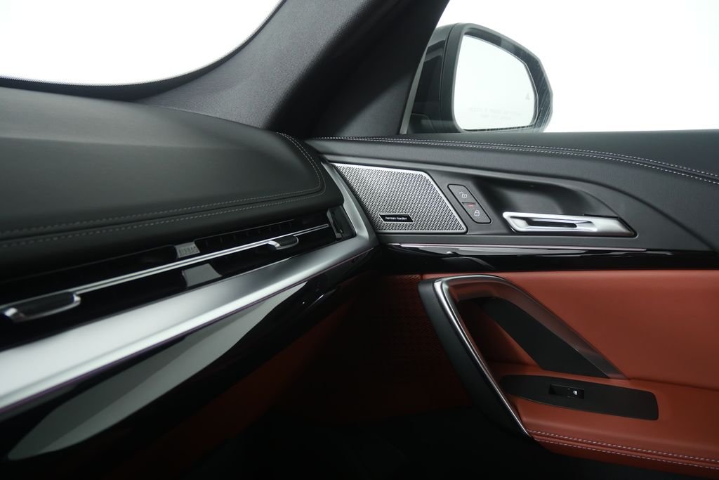 New 2026 Black Sapphire Metallic BMW xDrive28i image 25