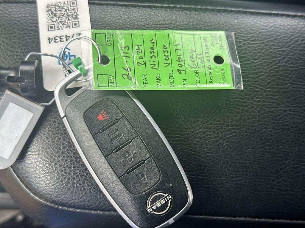 Used 2024 Gray Nissan SV image 22