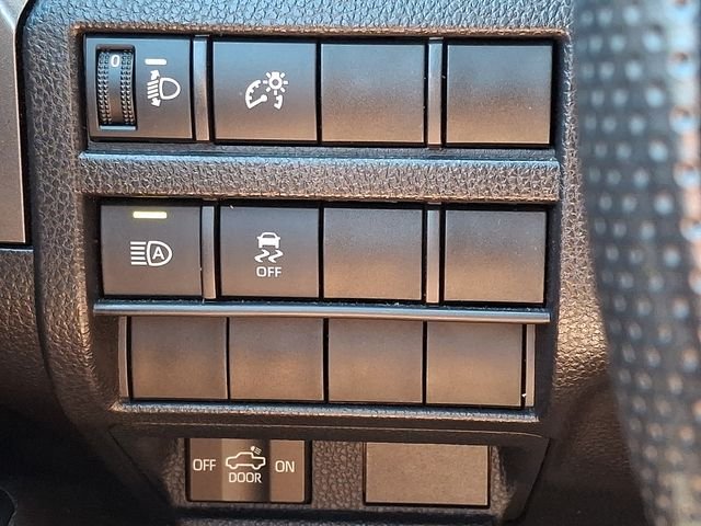 Used 2025 White Toyota SR5 image 32