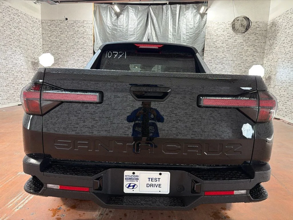 New 2027 Phantom Black Hyundai SE image 6