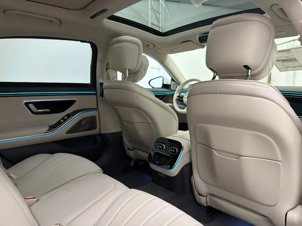 New 2027 White Mercedes-Benz S 580 image 29