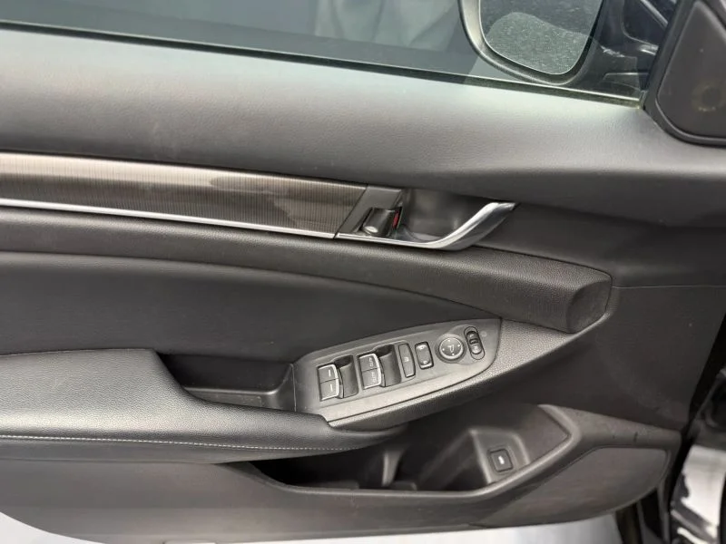Used 2018 Black Honda Sport Sedan 4D image 10