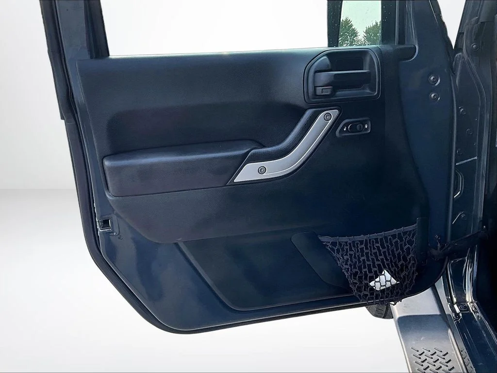 Used 2017 Black Jeep Sahara image 24