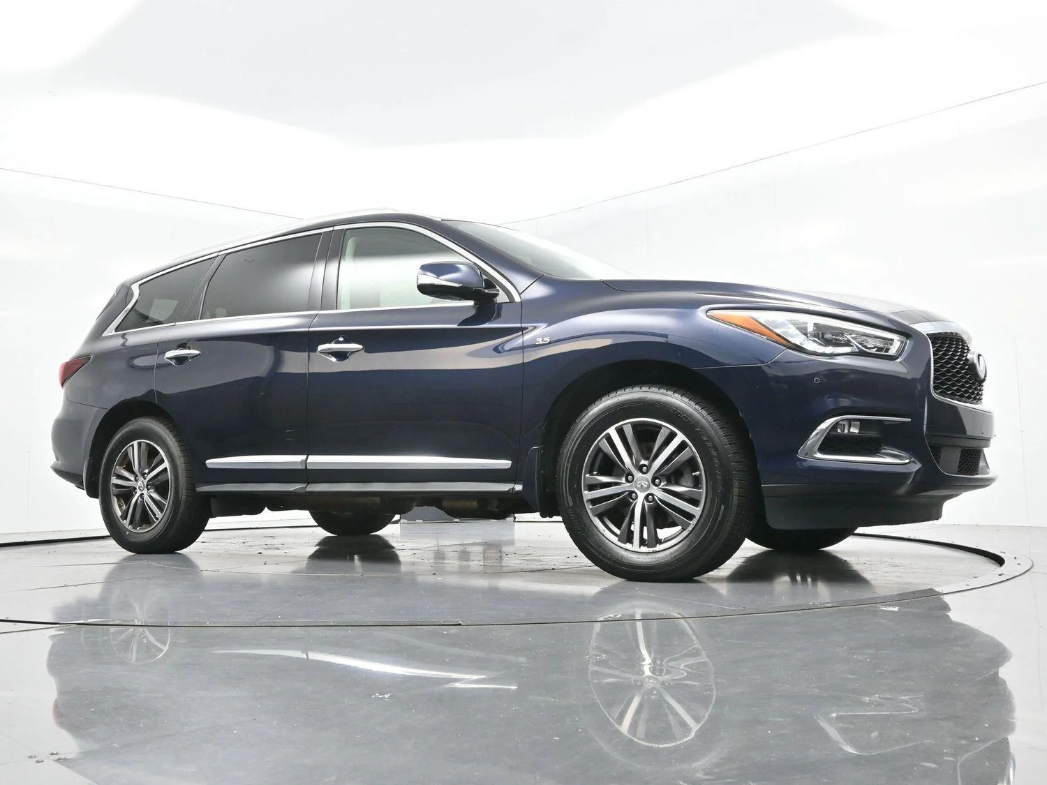 Used 2019 Hermosa Blue INFINITI LUXE image 41