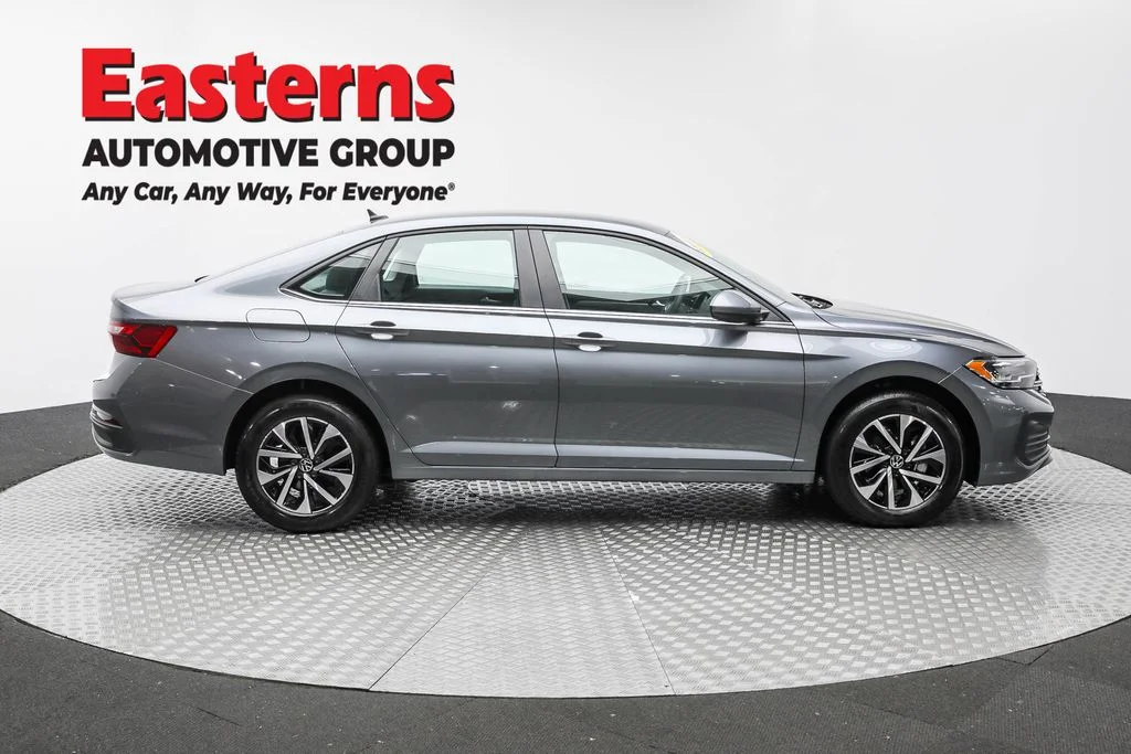 Used 2023 Gray Volkswagen 1.5T S image 4