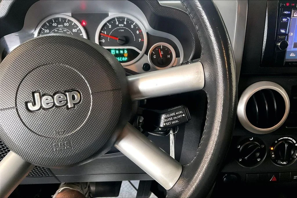 Used 2008 Black Jeep Unlimited Sahara image 19