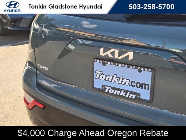 Used 2023 Cityscape Green Kia Wind image 14