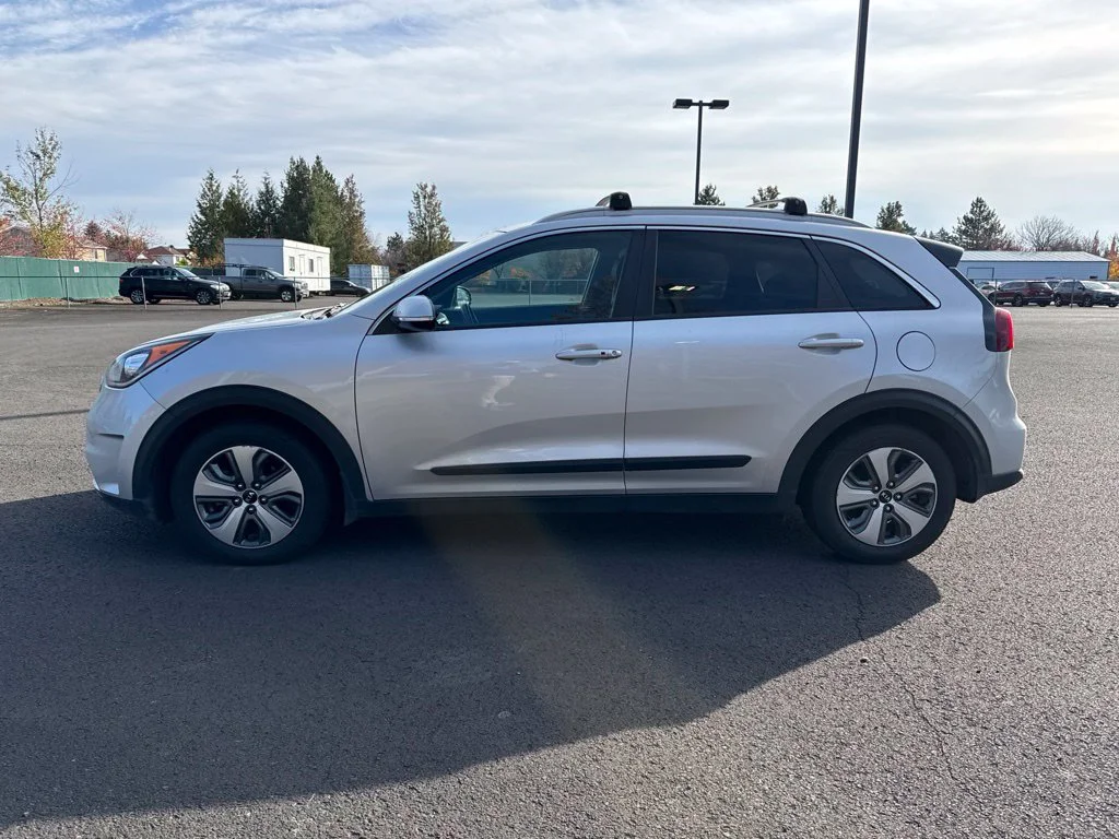 Used 2019 Silky Silver Kia EX image 4