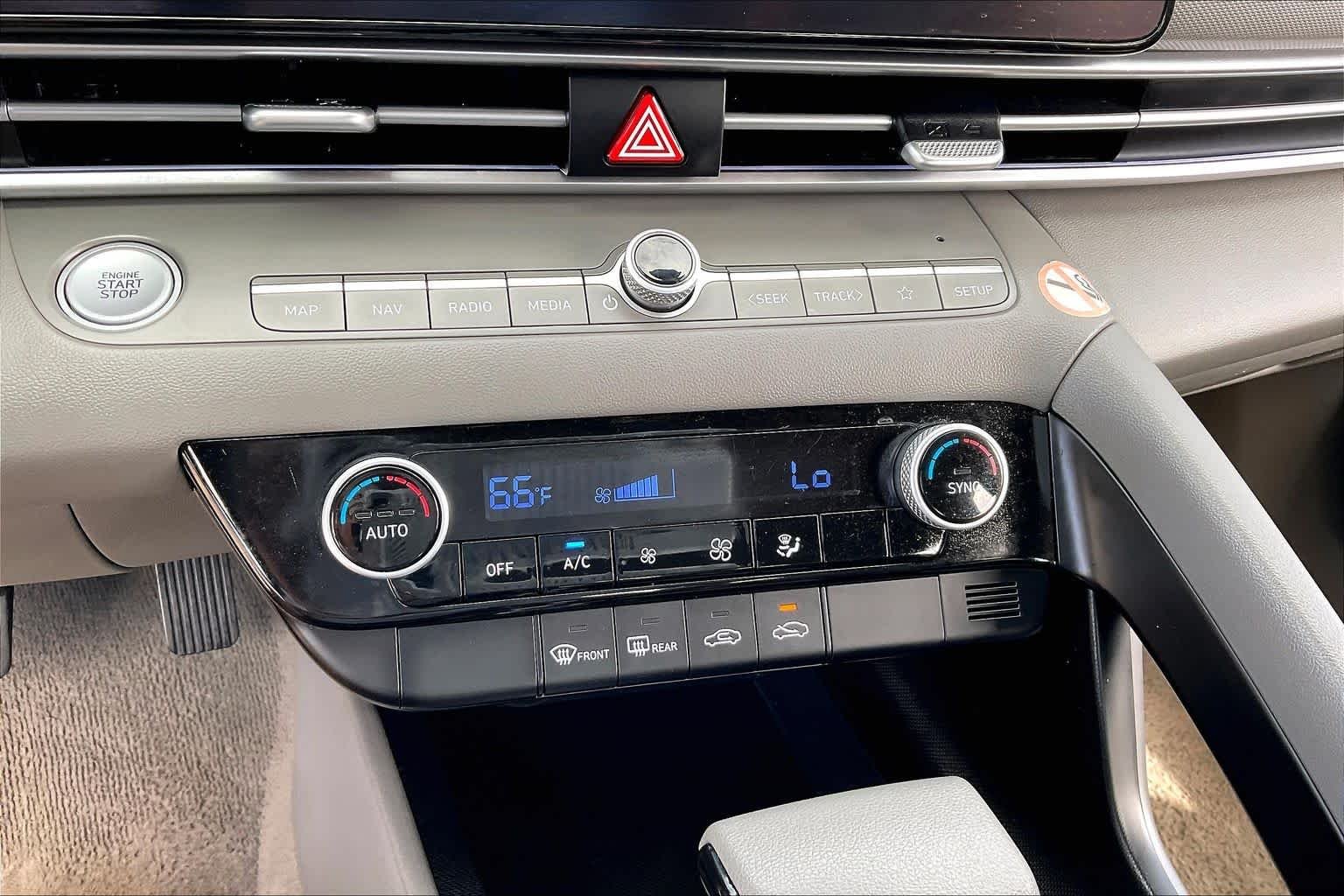 Used 2024 Amazon Gray Hyundai SEL image 30