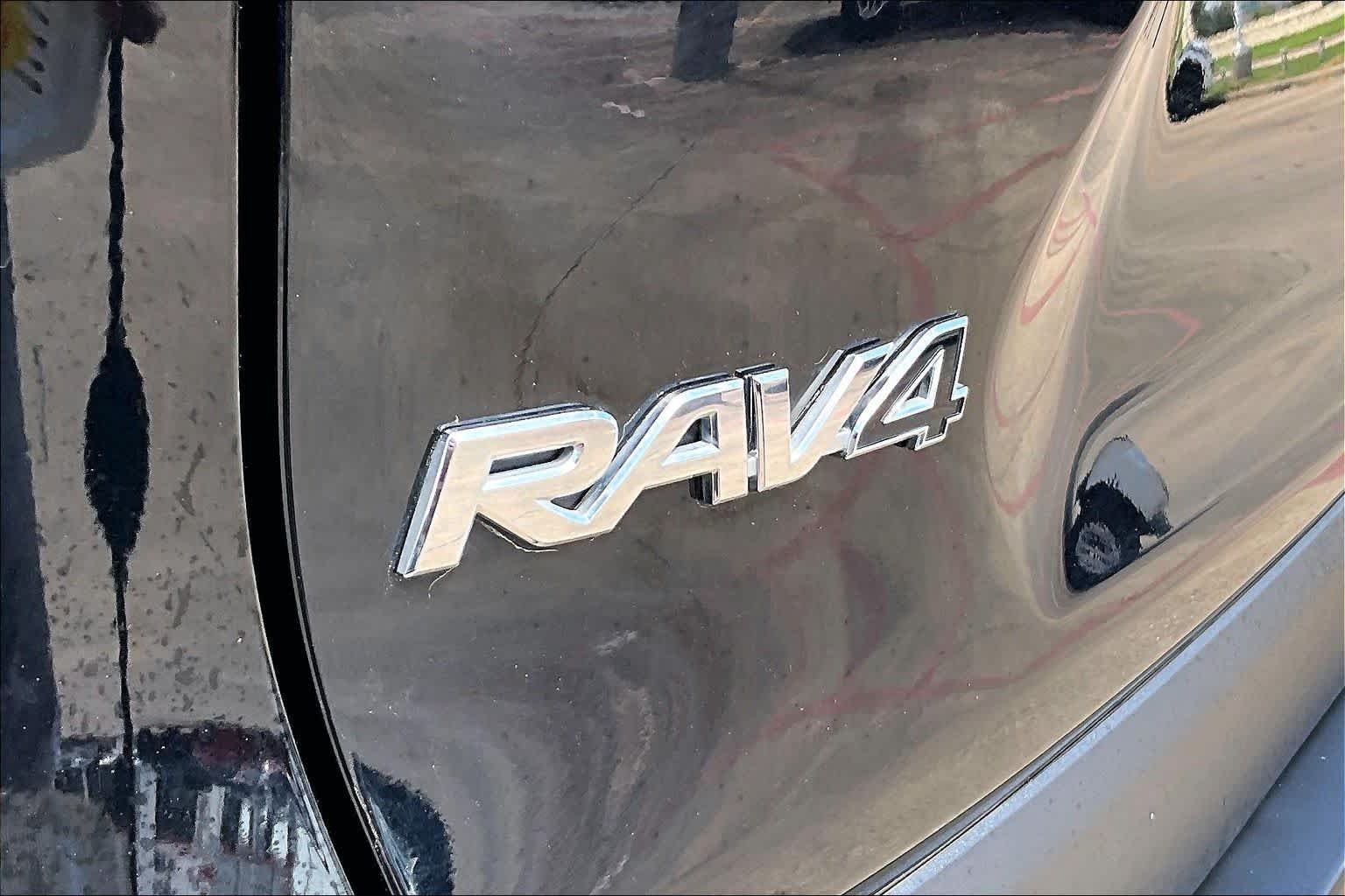 Used 2025 Midnight Black Metallic Toyota XLE image 10