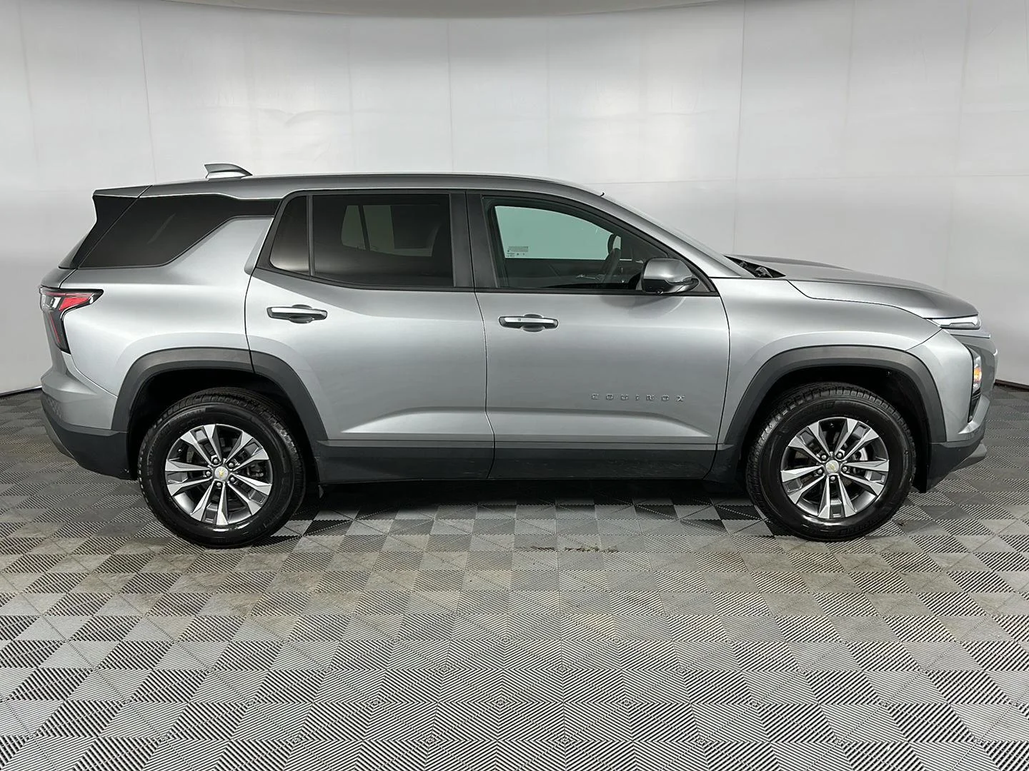 Used 2025 Sterling Gray Metallic Chevrolet AWD LT image 11