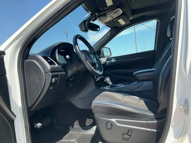 Used 2019 White Jeep Altitude image 2