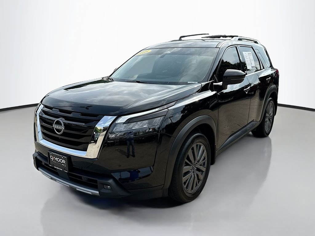 Used 2025 Super Black Nissan SL image 3