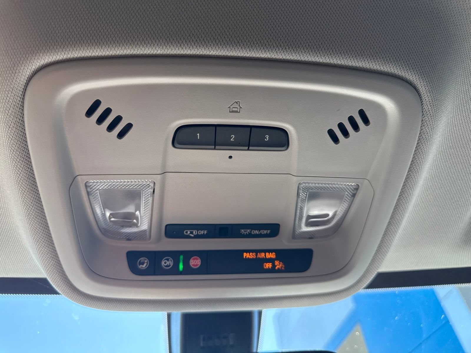 Used 2020 SUMMIT WHITE Chevrolet LT Cloth image 31