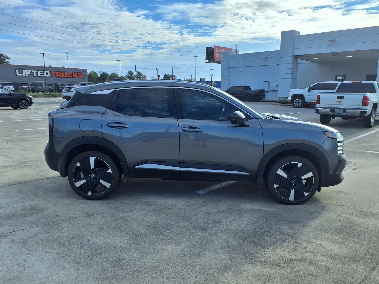 2026 Nissan Kicks photo 9 of 26