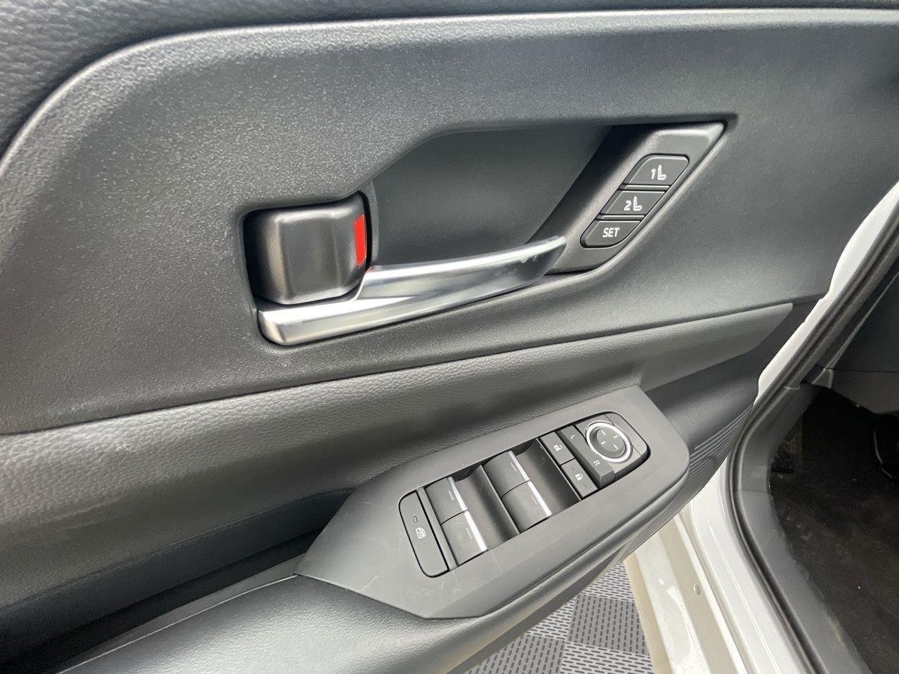 2026 Toyota Prius Plug-in Hybrid XSE Premium - Photo 15