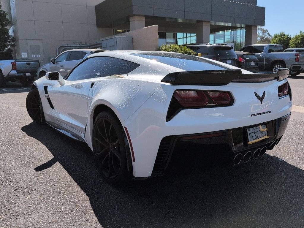 Used 2019 White Chevrolet Grand Sport image 5