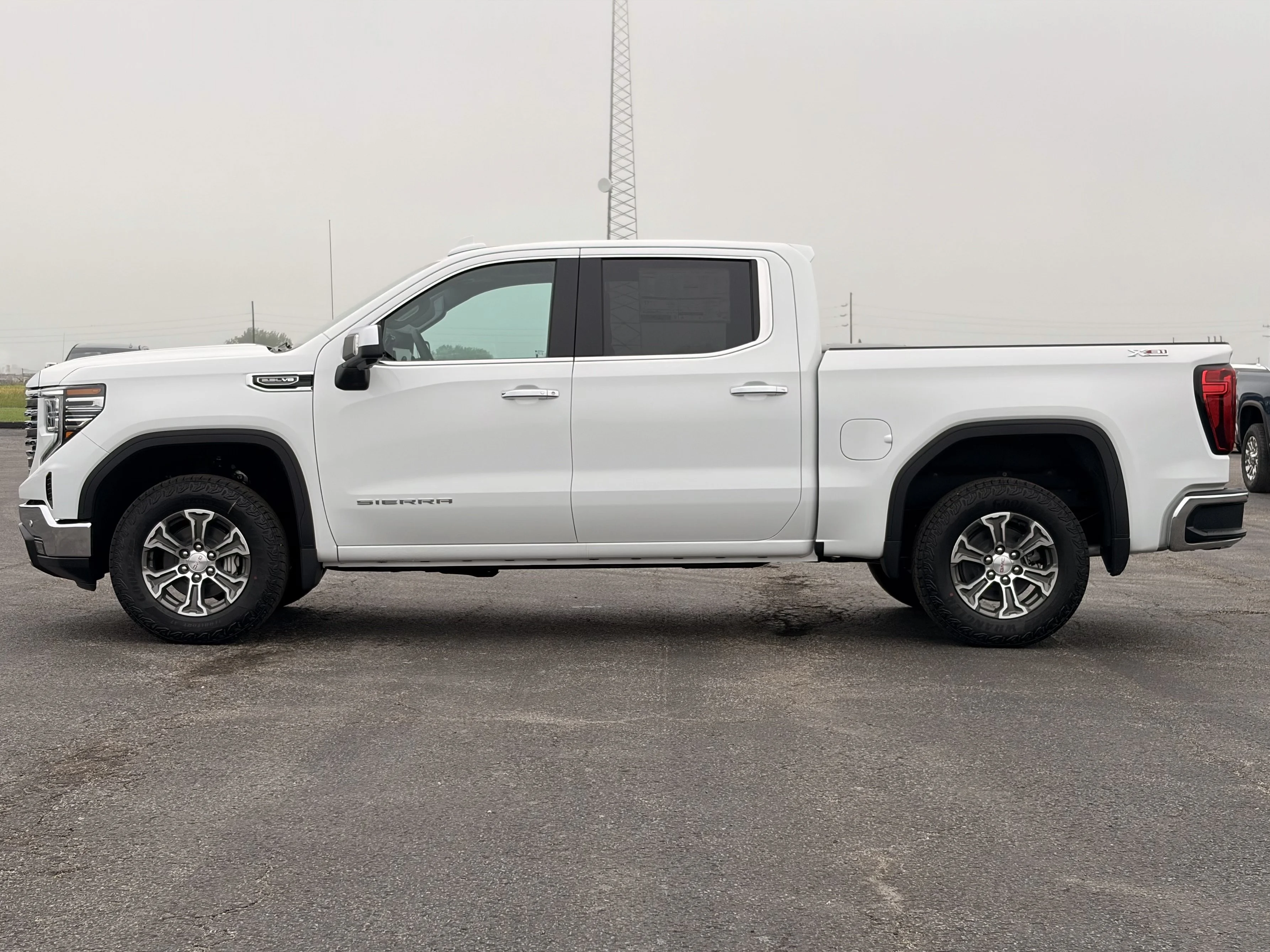 2026 GMC Sierra 1500 SLT - Photo 8