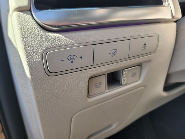 Used 2024 White Hyundai Calligraphy image 19