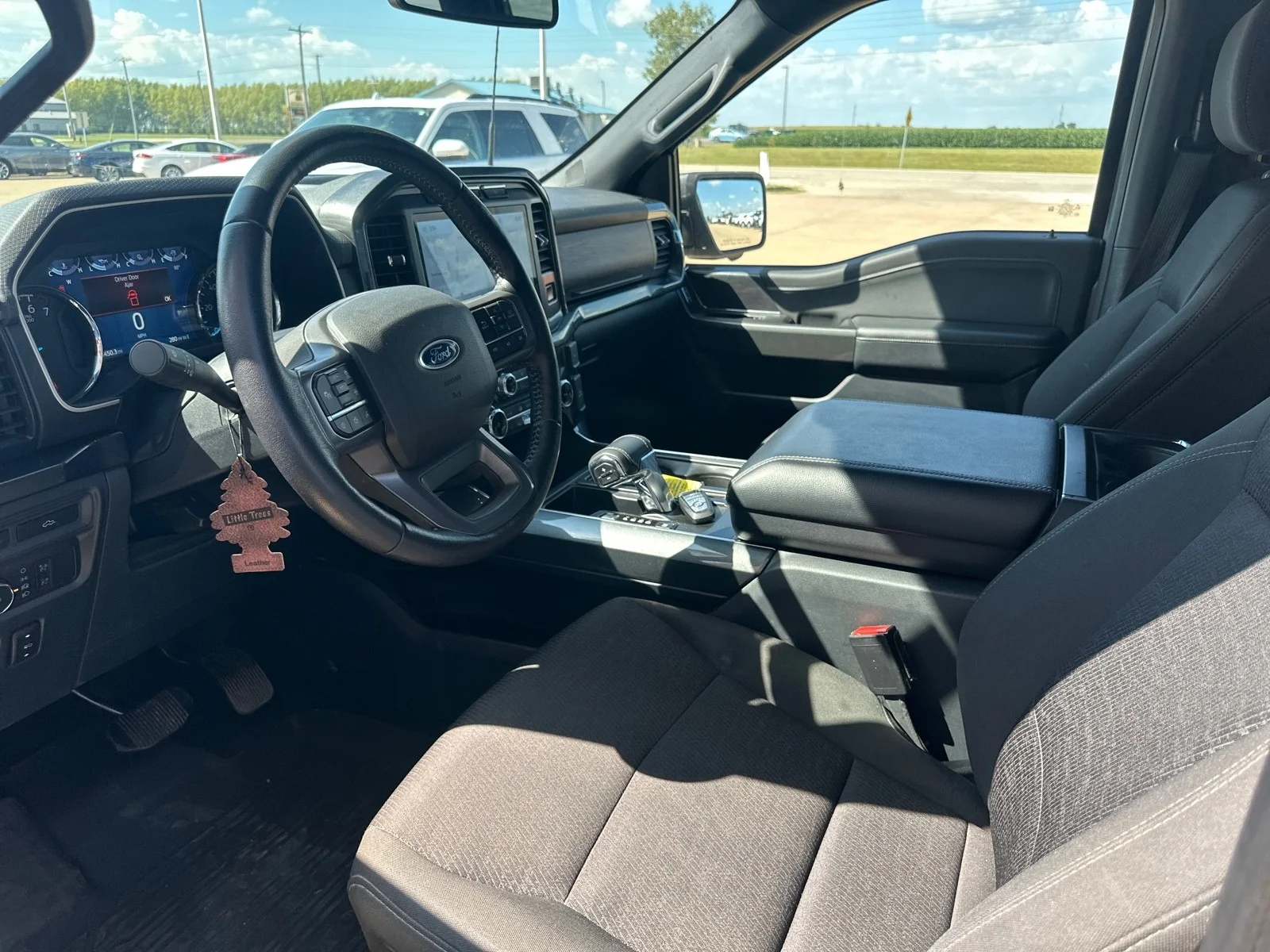 Used 2022 Iconic Silver Metallic Ford XLT image 28