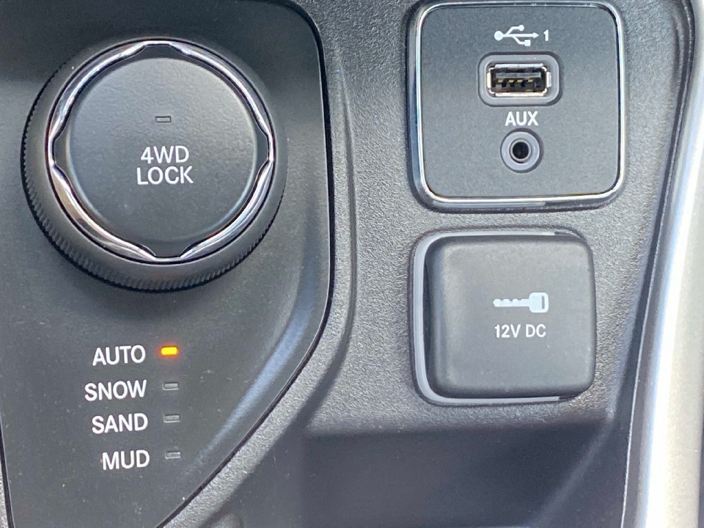 Used 2019 Black Jeep Latitude image 33