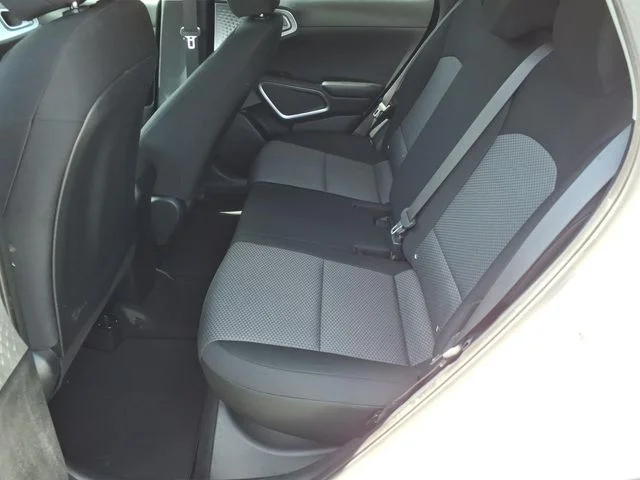 Used 2020 White Kia X-Line image 17
