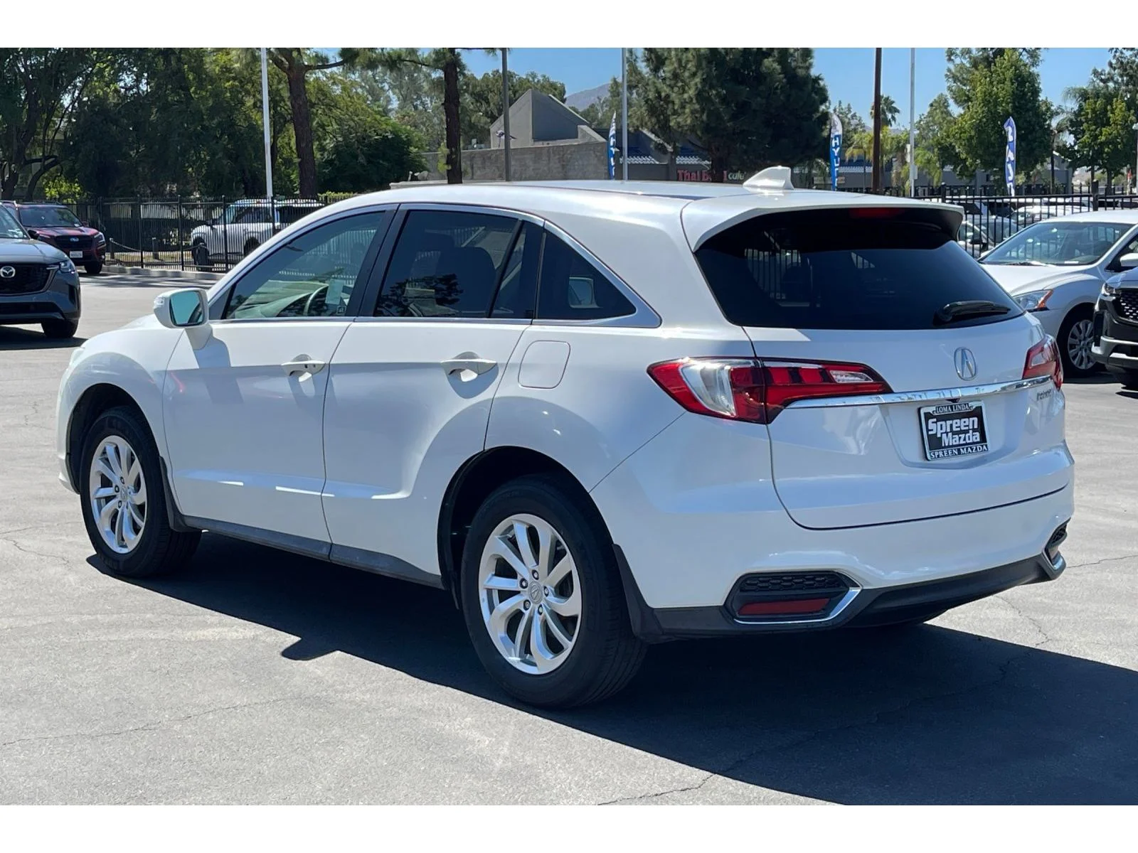 Used 2017 White Diamond Pearl Acura w/AcuraWatch Plus image 4