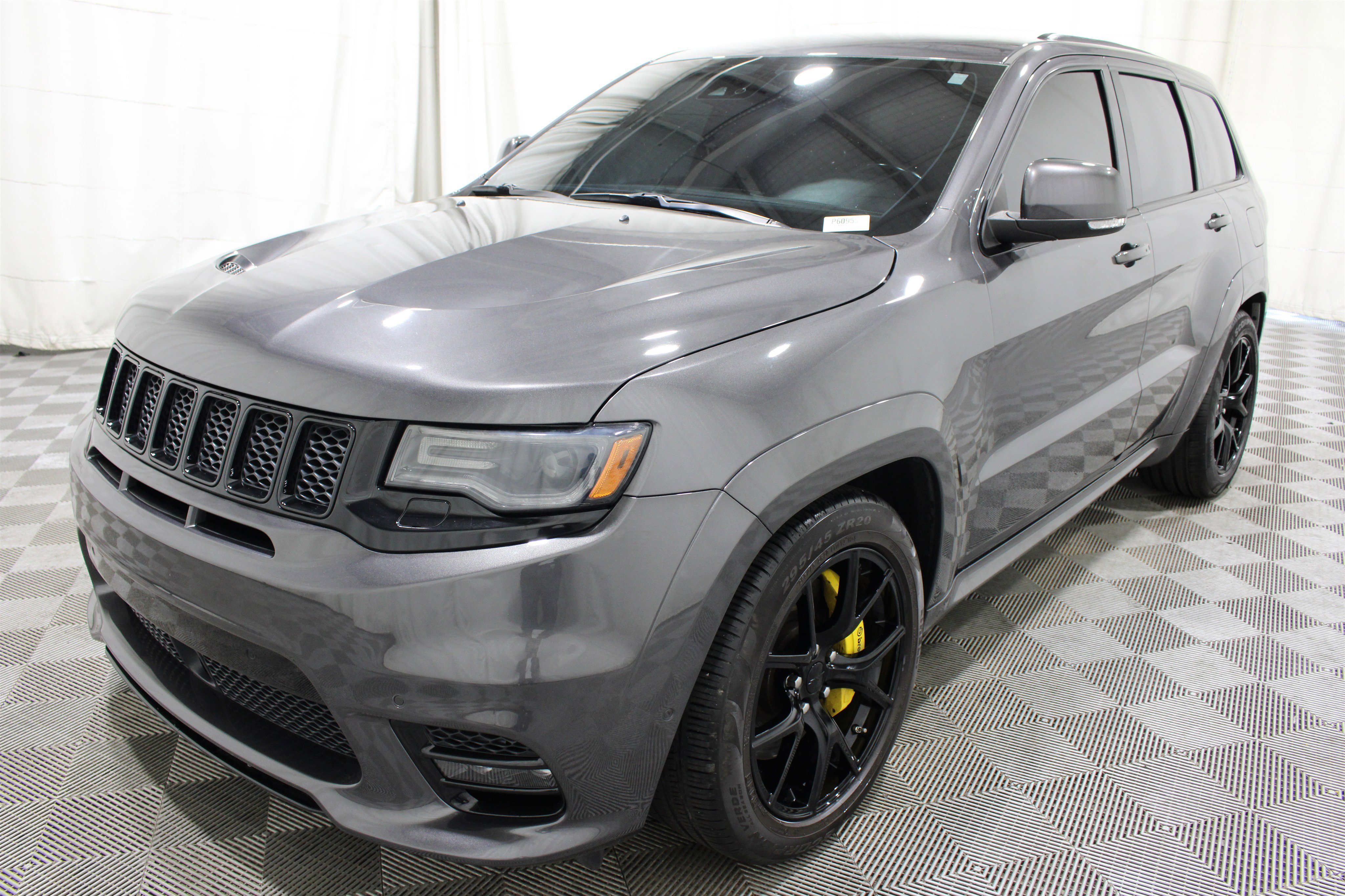Used 2017 Granite Crystal Metallic Clearcoat Jeep SRT image 37